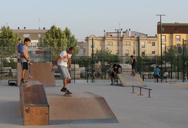 Los patinadores de la ciudad exigen al Ayuntamiento unas instalaciones dignas