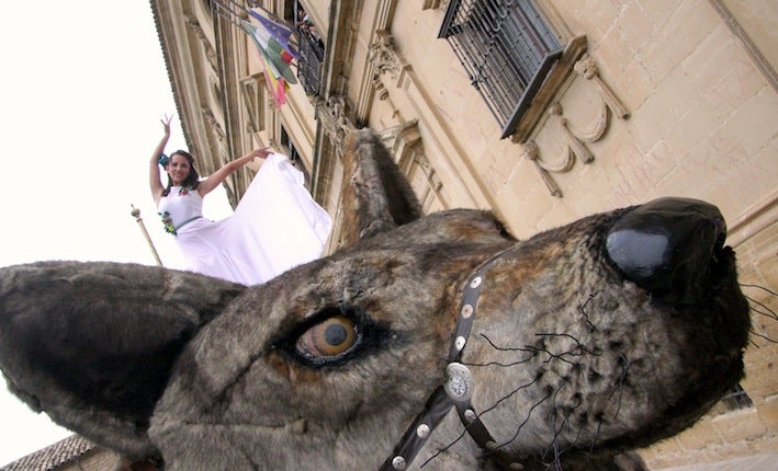 La cabalgata de gigantes y cabezudos abrió la Feria de San Miguel