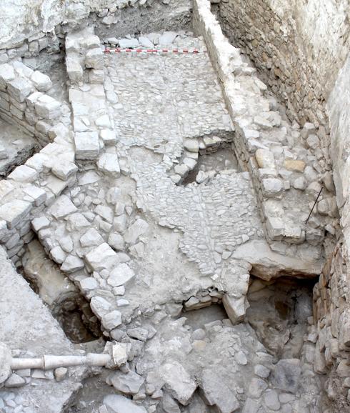Vista de los restos hallados en el patio de la casa. / Fundación Huerta de San Antonio.