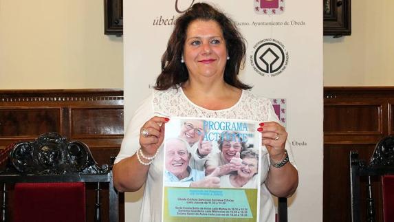 Magdalena Urrutia presentó las actividades.