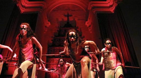 Momento del espectáculo 'Luna creciente'.