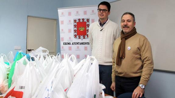 Entrega de los alimentos recogidos en las actividades deportivas.