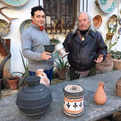 La cerámica ubetense de Alfarería Tito vuelve a decorar la pequeña pantalla