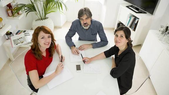 Isabel Cabello, Enrique Moreno y Ana Mure.