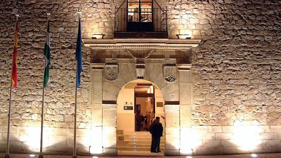 La cita será en el Palacio de Don Luis de la Cueva.