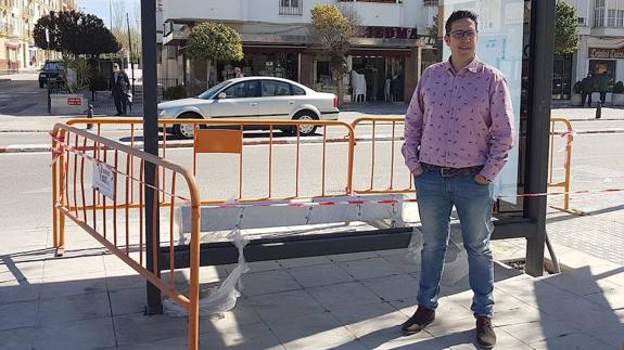 Nuevas marquesinas para la inminente puesta en marcha del autobús urbano
