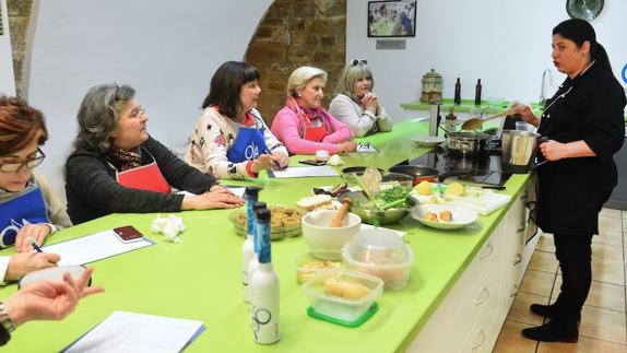 Manuela Monsalve impartió un taller sobre cocina de cuaresma