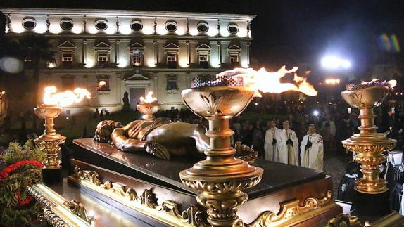 Cristo yacentee del Santo Entierro.