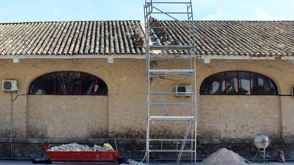 Comienzan los trabajos para eliminar las goteras y humedades de la Estación de Autobuses