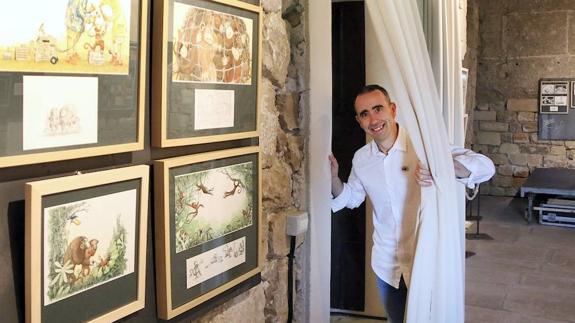 Nono Granero muestra en una exposición cómo es el trabajo del ilustrador de cuentos