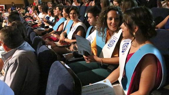 Clausura del curso en Magisterio Safa y graduación de la promoción 2013-2017