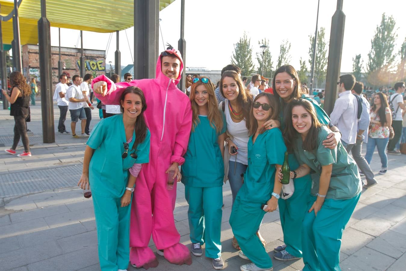 Medicina celebra San Lucas con novatadas