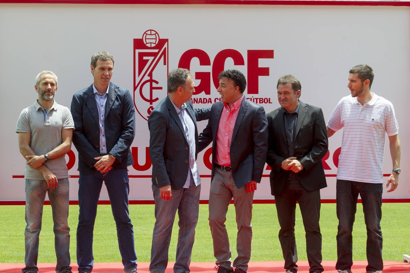 Caparrós quiere un equipo &quot;ambicioso y comprometido&quot;