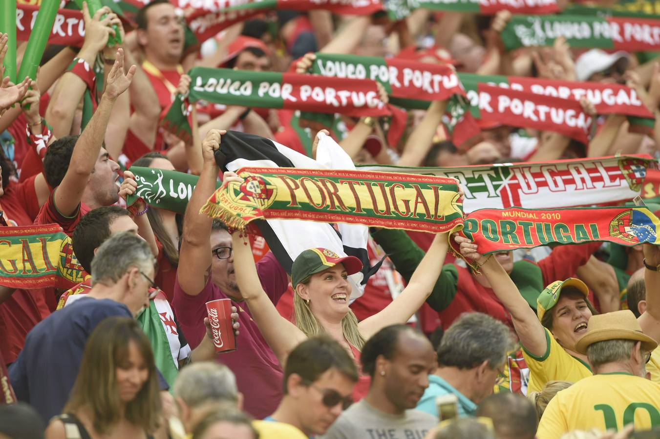 La afición se prepara para el partido.