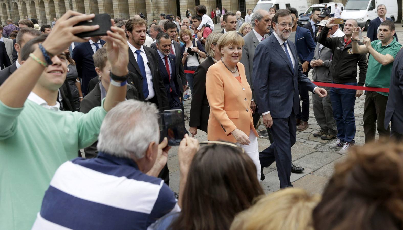 Merkel y Rajoy, dos peregrinos en Santiago