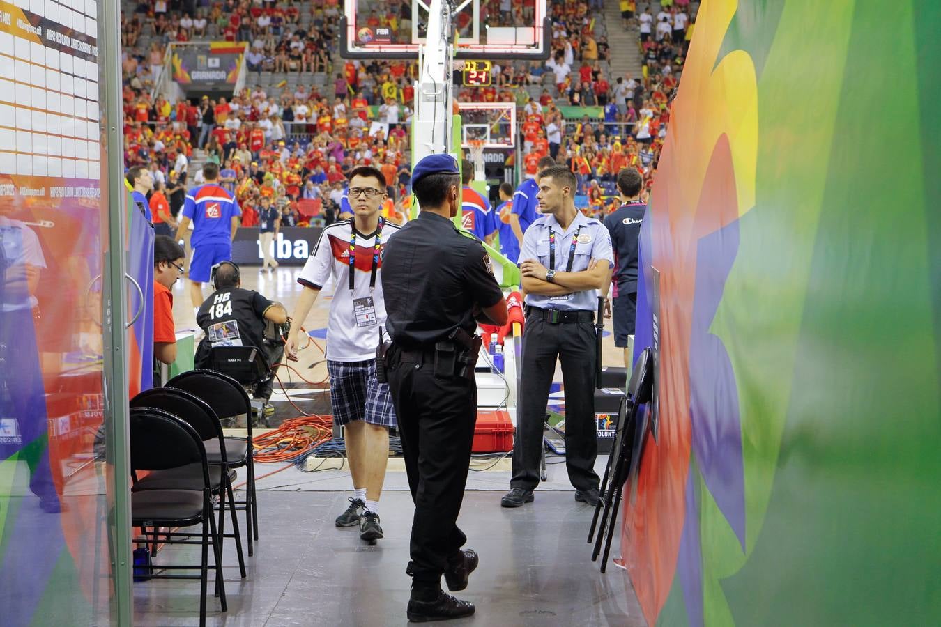 La grada, con la Selección de Baloncesto