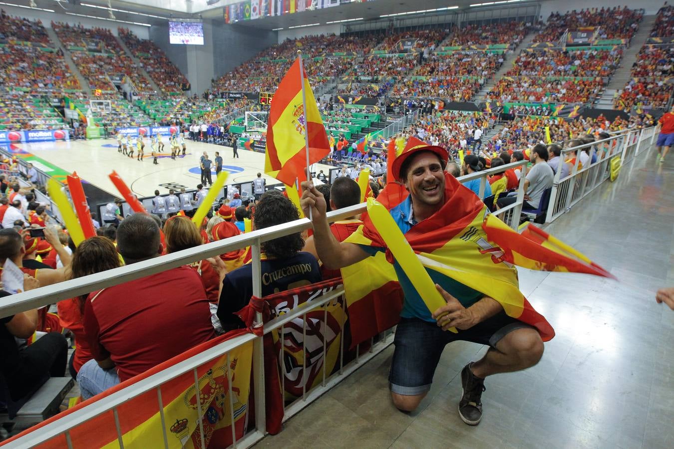 La grada, con la Selección de Baloncesto