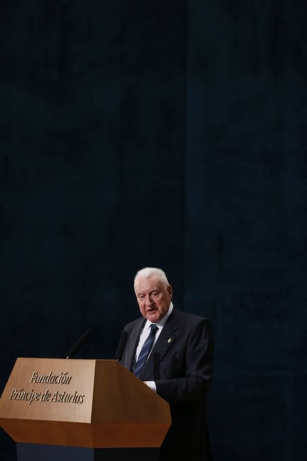 El historiador e hispanista francés, Joseph Pérez, Premio Príncipe de Asturias de Ciencias Sociales, durante su discurso.