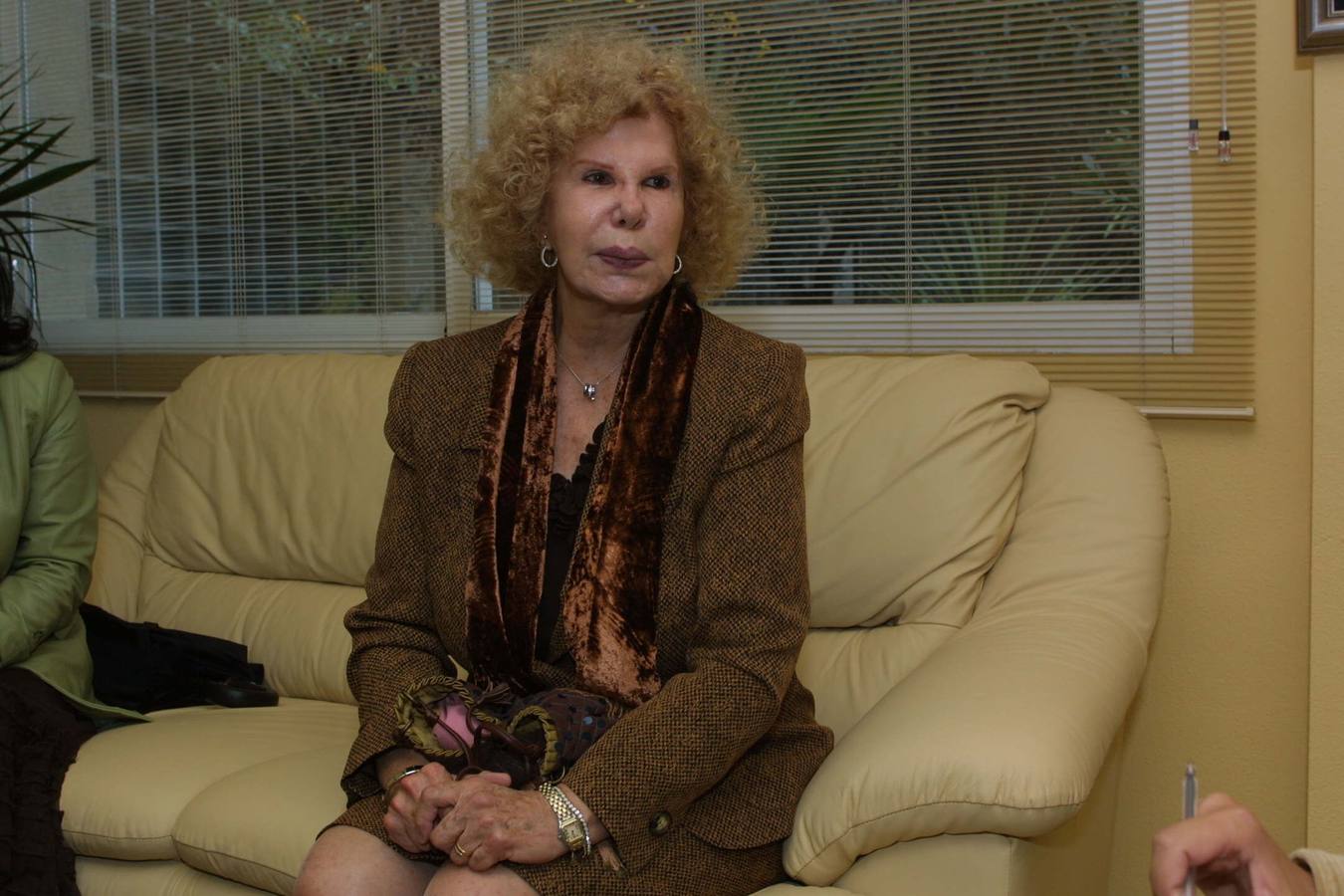 Cayetana Fitz-James Stuart, Duquesa de Alba, durante su visita a las instalaciones del periodico IDEAL