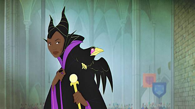 Angela Bassett como 'Maléfica'. 