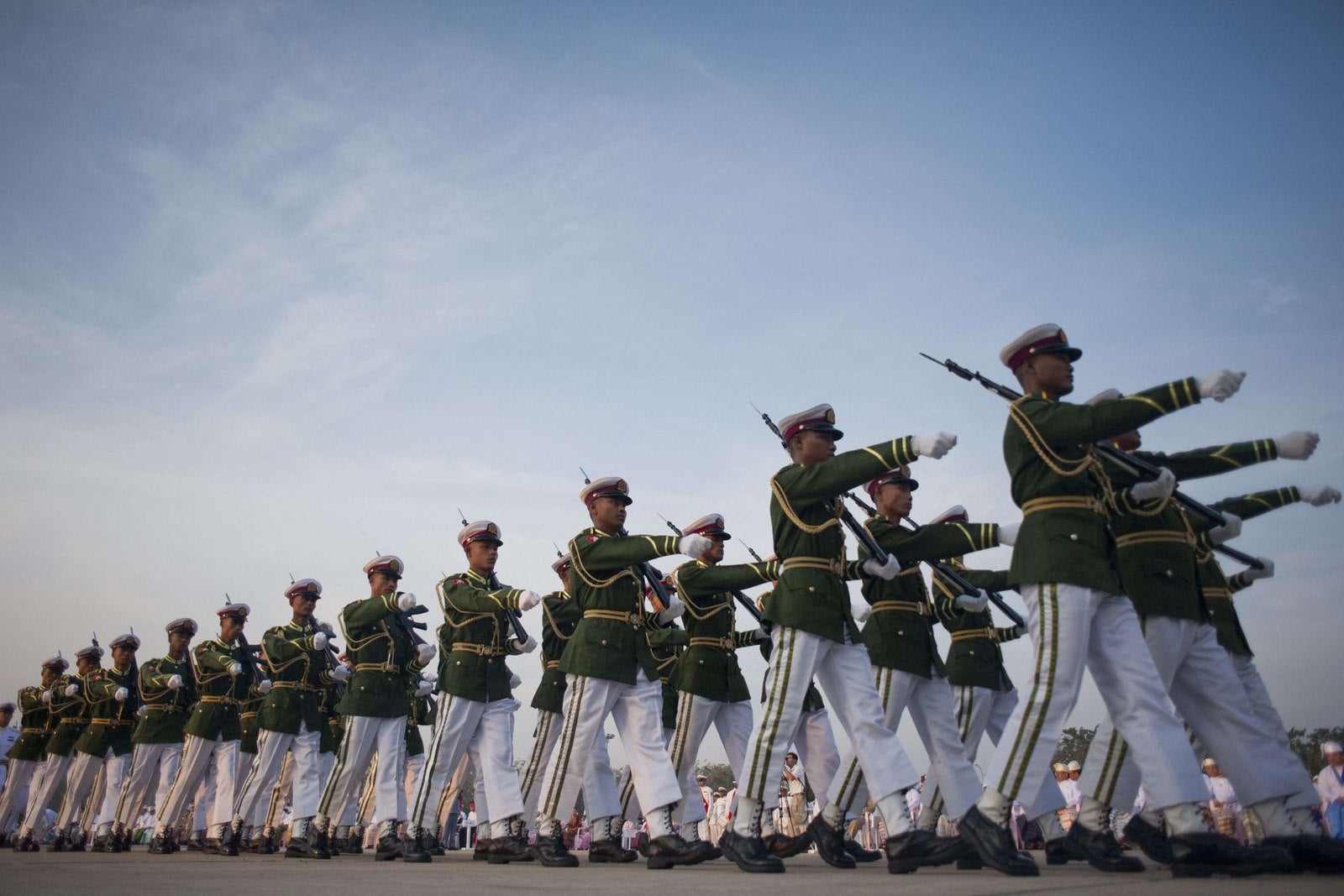 Guardias de honor en la ceremonia de la Unión en el Ayuntamiento en Naypyidaw.
