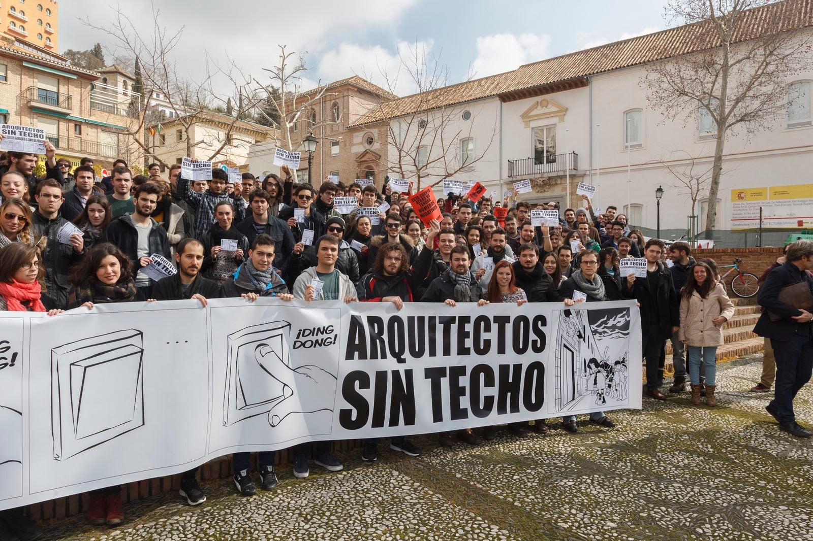 Estudiantes de Arquitectura piden en la calle la mudanza al Realejo