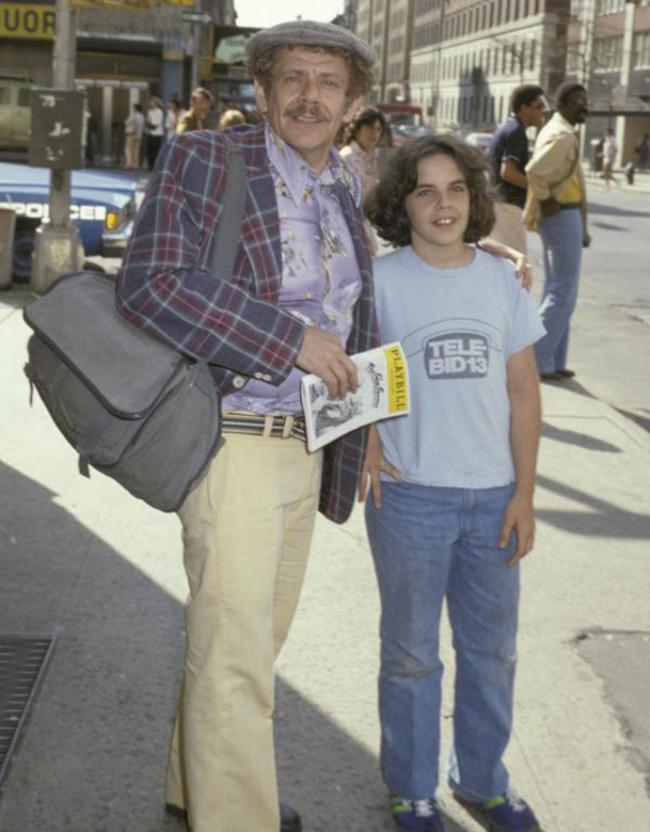 Jerry Stiller con su hijo Ben Stiller durante un viaje a Nueva York (1978). 