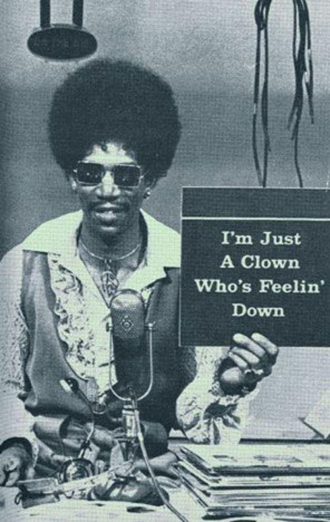 Morgan Freeman con peinado afro durante una de sus primeras apariciones en televisión (1970). 