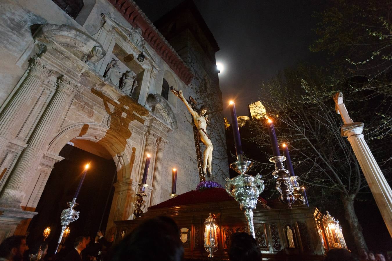 Silencio, madrugada para Granada