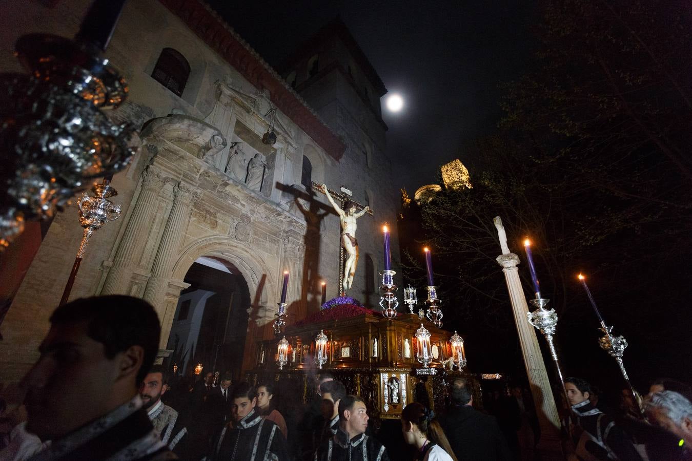 Silencio, madrugada para Granada