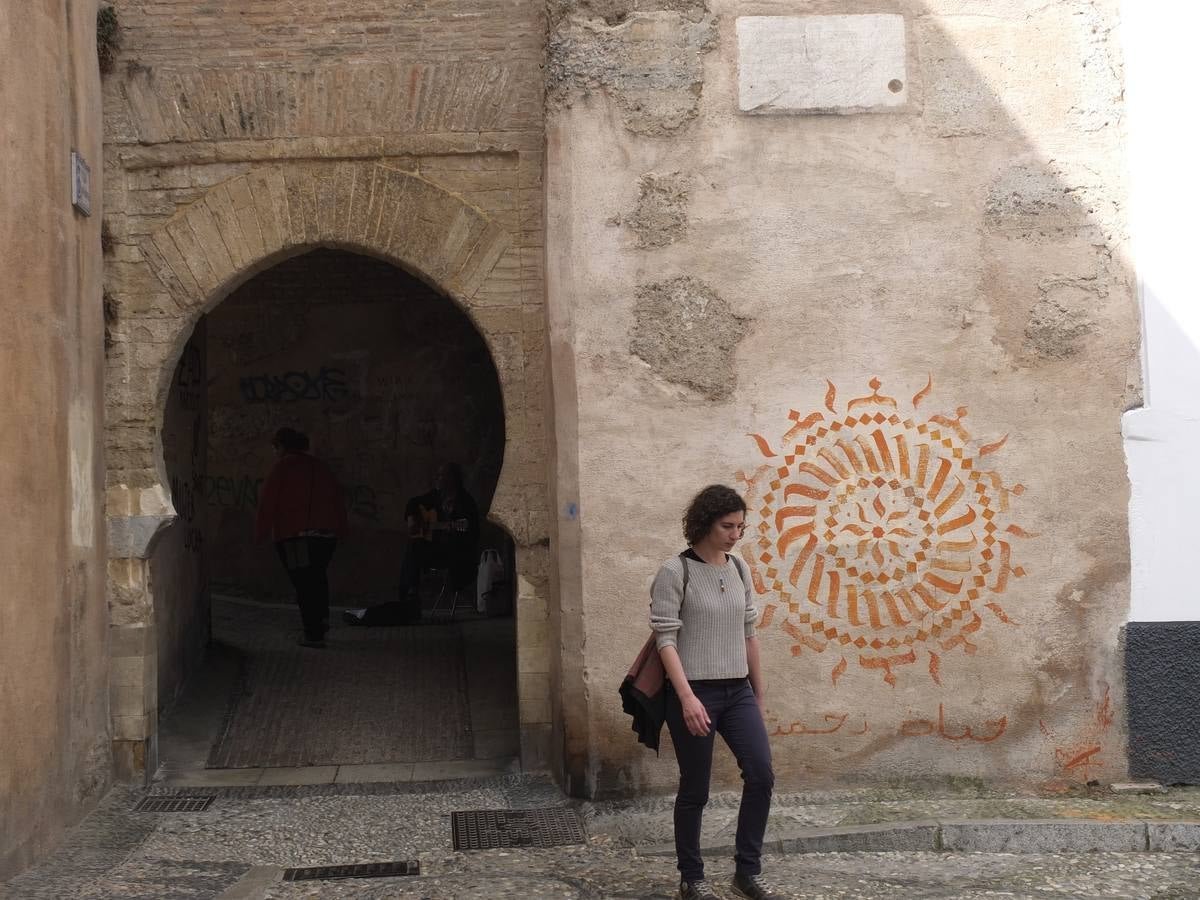 Nuevos grafitis en el Arco de las Pesas y Plaza Larga