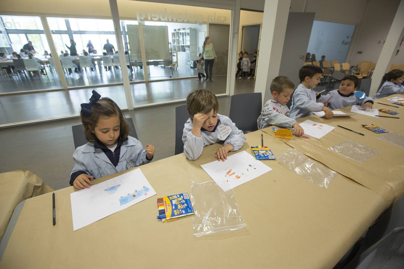 Pintura y dibujo infantil sobre Sanidad Militar
