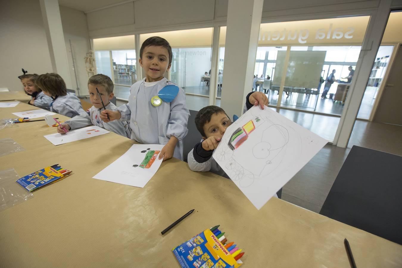 Pintura y dibujo infantil sobre Sanidad Militar