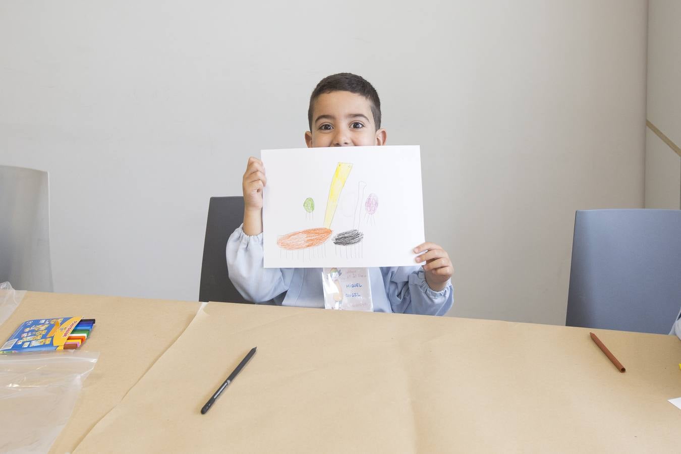 Pintura y dibujo infantil sobre Sanidad Militar