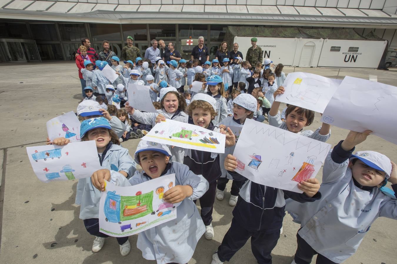 Pintura y dibujo infantil sobre Sanidad Militar