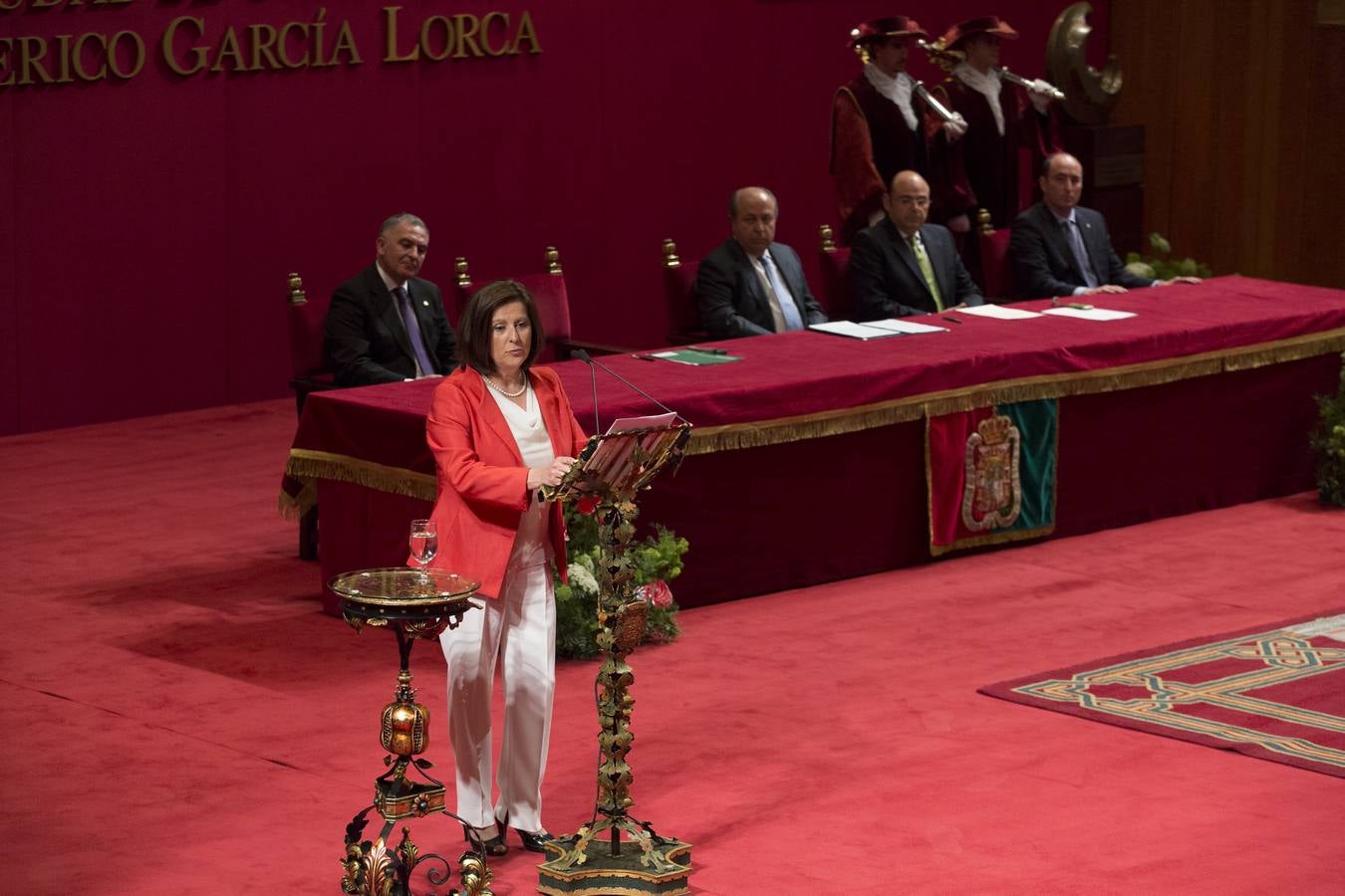 Guillén reivindica el &quot;tono elegíaco&quot; de la poesía, que se alimenta del &quot;tiempo&quot;
