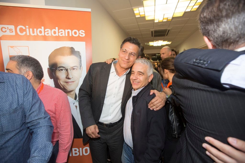 Luis Salvador: &quot;Estamos abiertos a todas las posibilidades&quot;