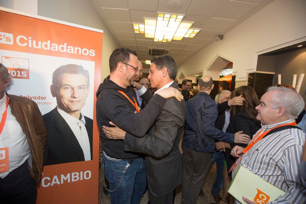 Luis Salvador: &quot;Estamos abiertos a todas las posibilidades&quot;