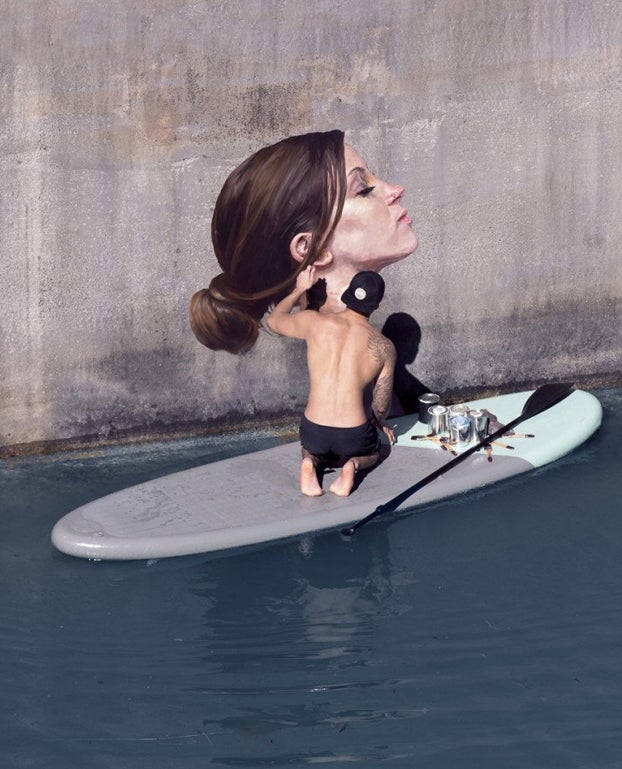 Espectaculares pinturas de mujeres realizadas sobre una tabla de surf