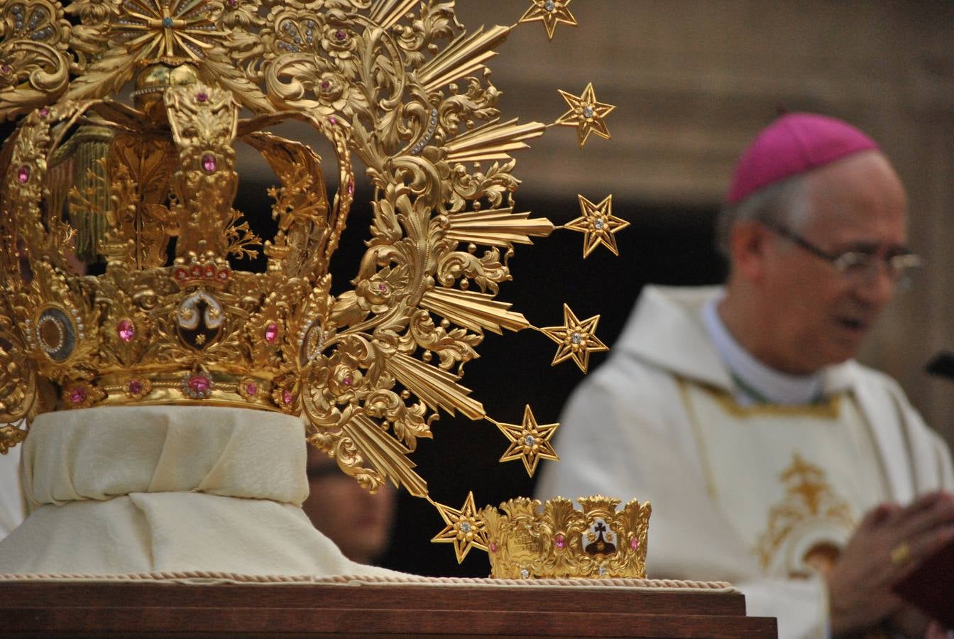 Derroche de solemnidad y fervor en la coronación de la Virgen del Carmen