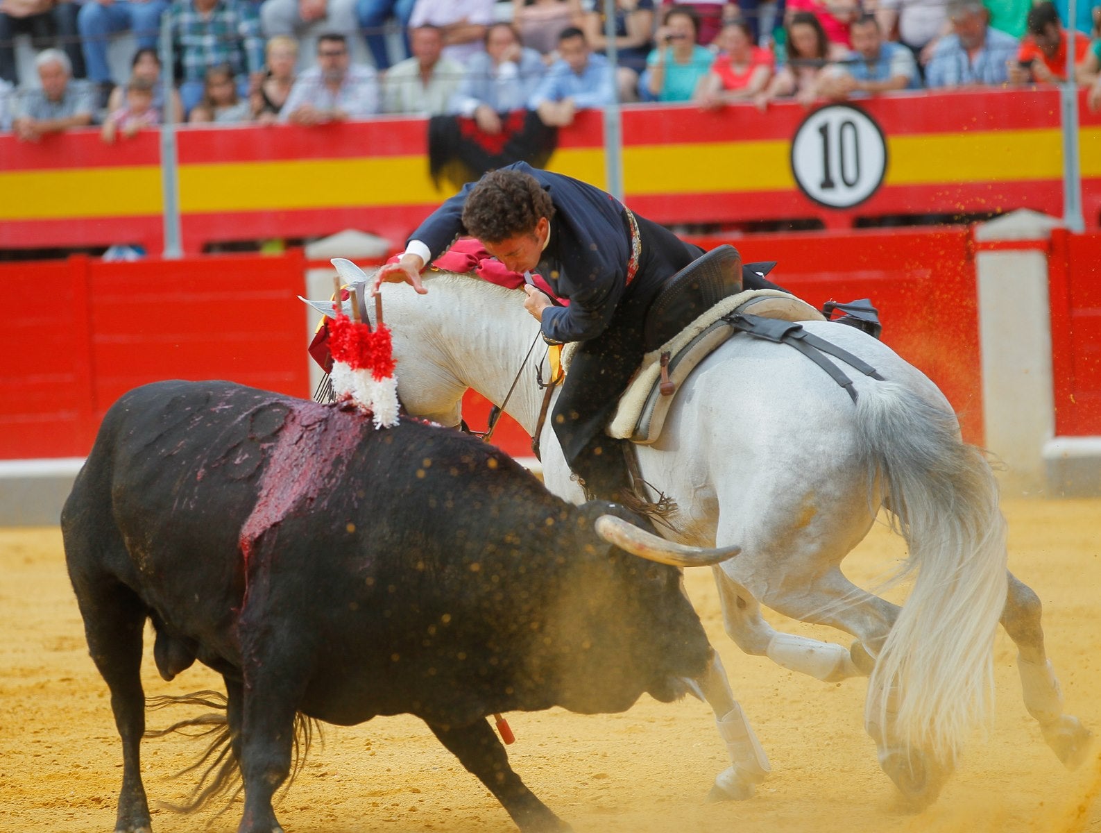 Hermoso de Mendoza pone el broche triunfal a la feria del Corpus de Granada