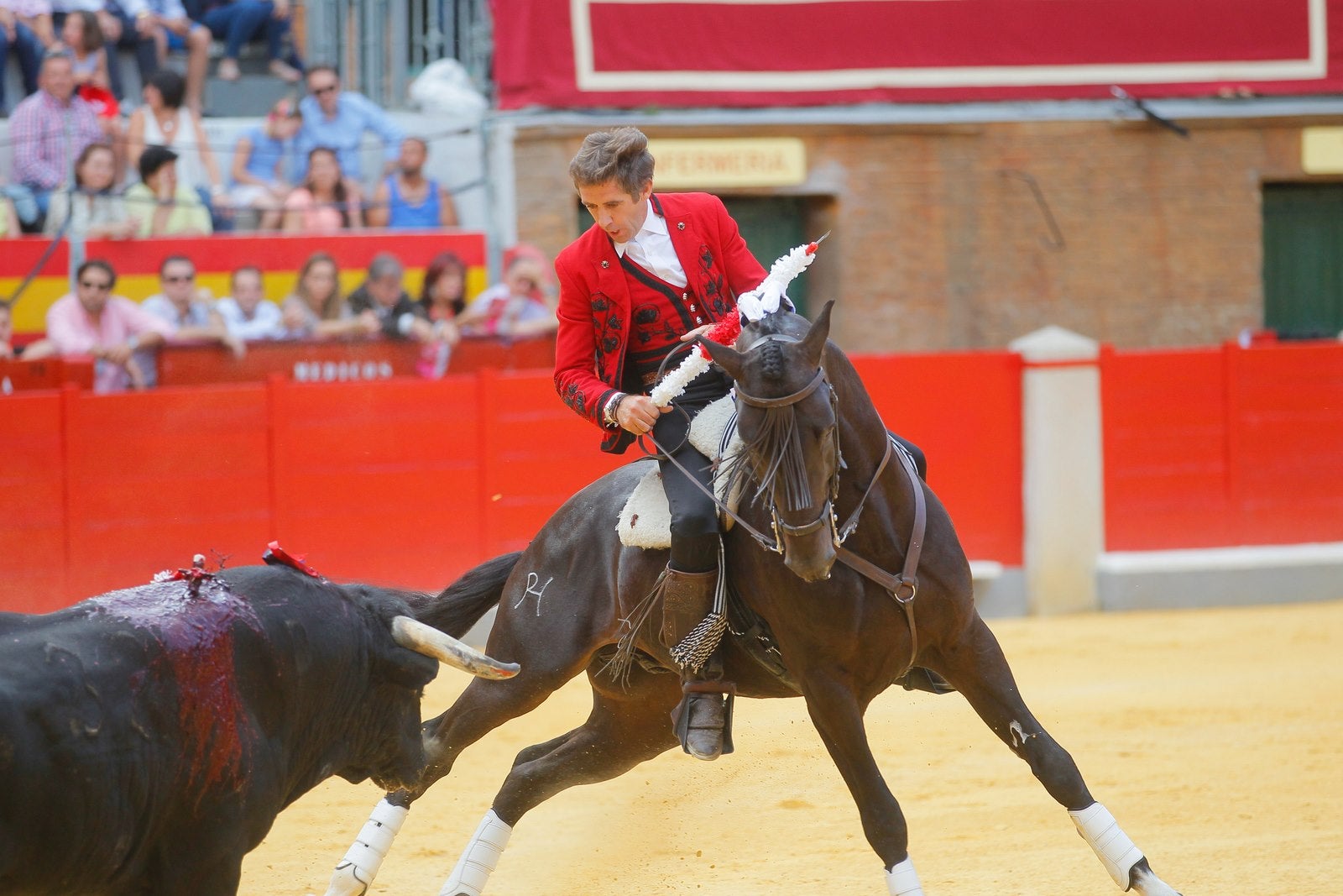 Hermoso de Mendoza pone el broche triunfal a la feria del Corpus de Granada