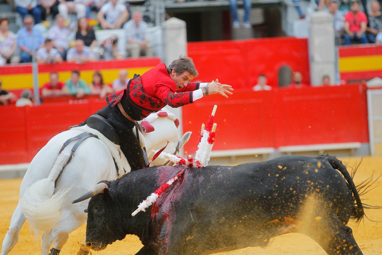 Hermoso de Mendoza pone el broche triunfal a la feria del Corpus de Granada