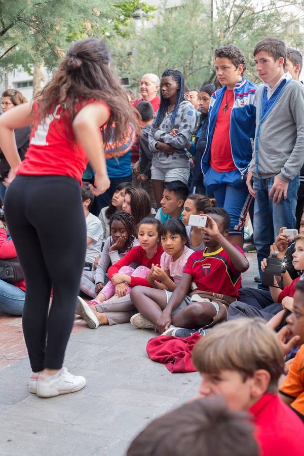 El FEX llena de música y color Granada