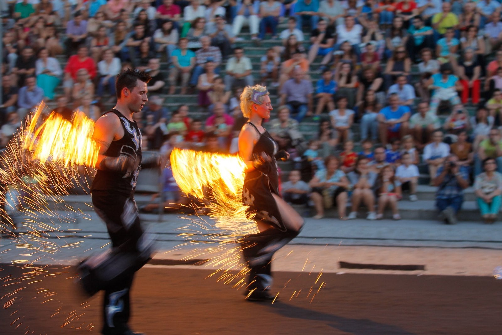 Espectáculo de fuego en el Festival de Extensión