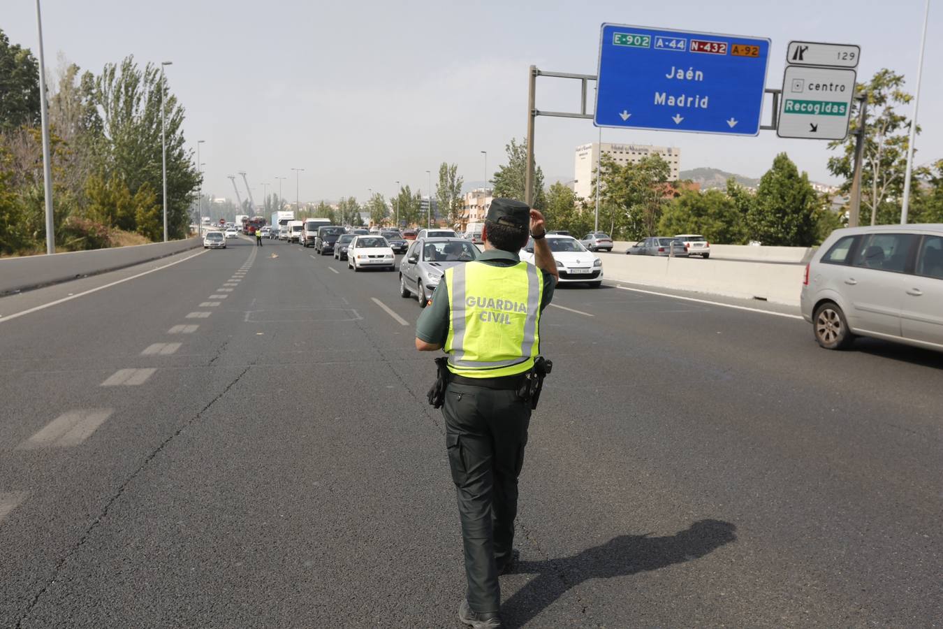 Controlado el incendio de la Circunvalación y parque Tico Medina
