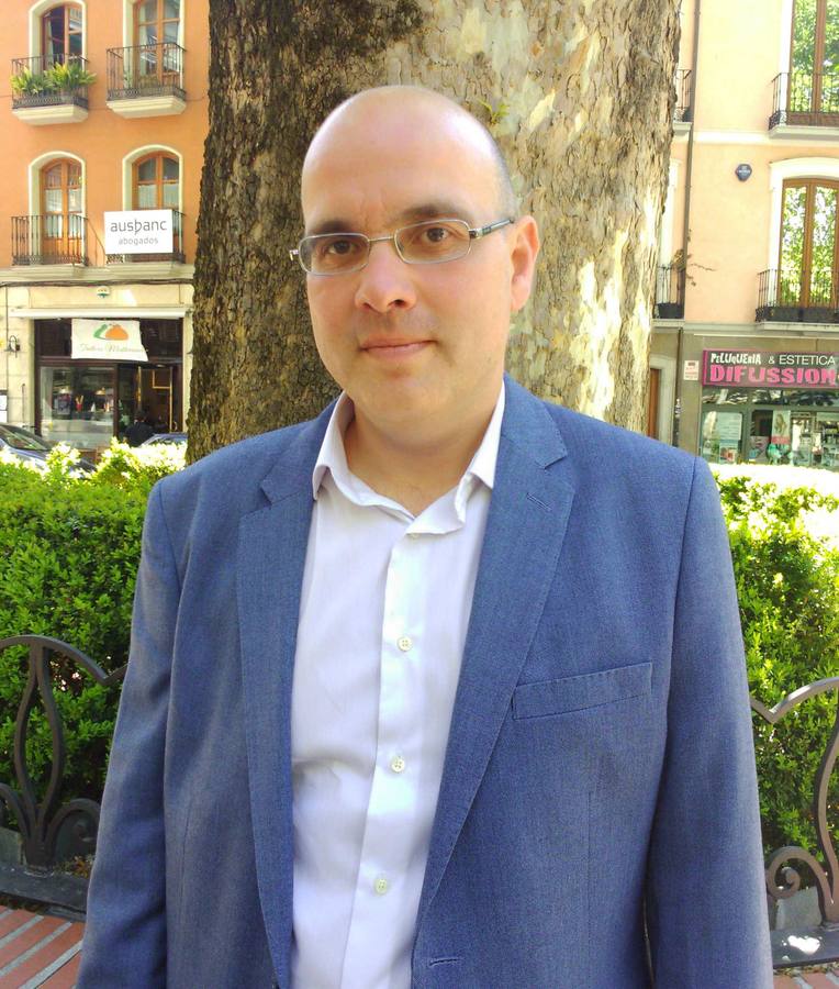 Raúl Fernández. Ciudadanos. Concejal en el Ayuntamiento de Granada, Raúl Fernández es licenciado en Derecho y ha ejercido como abogado especializado en Derecho Civil.