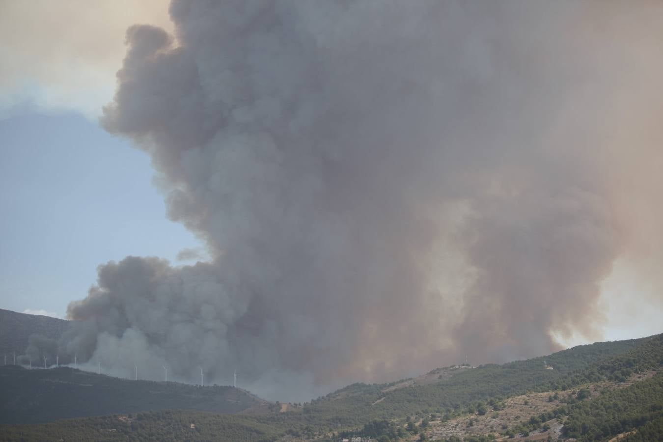 Alerta por un incendio forestal en Gualchos