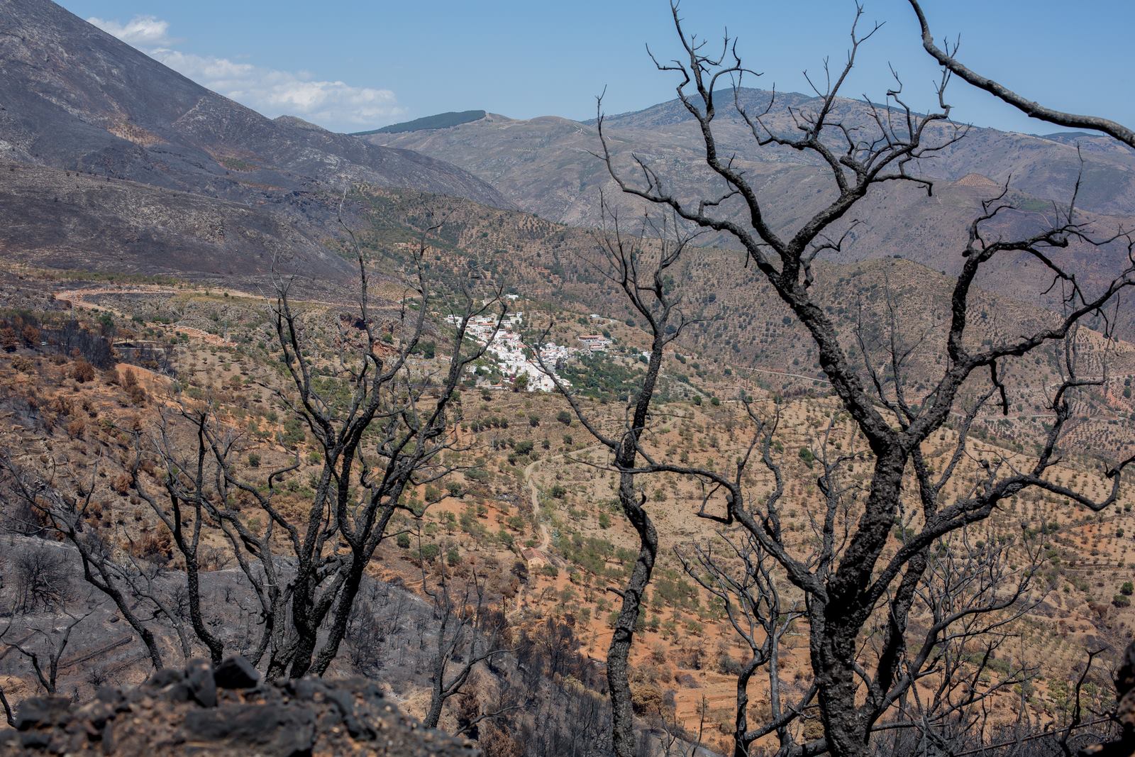 Lújar recupera la sonrisa