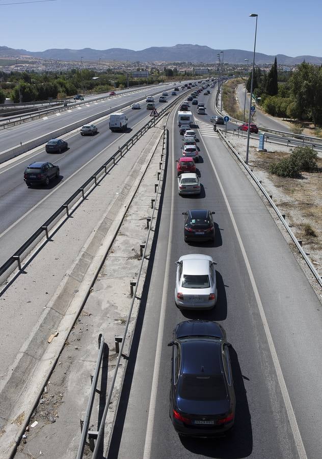 Atascos hacia la Costa en el inicio de las vacaciones de agosto